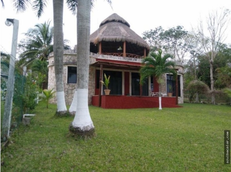 House in front of the Bacalar lagoon, Bacalar pueblo, Bacalar 890,000
